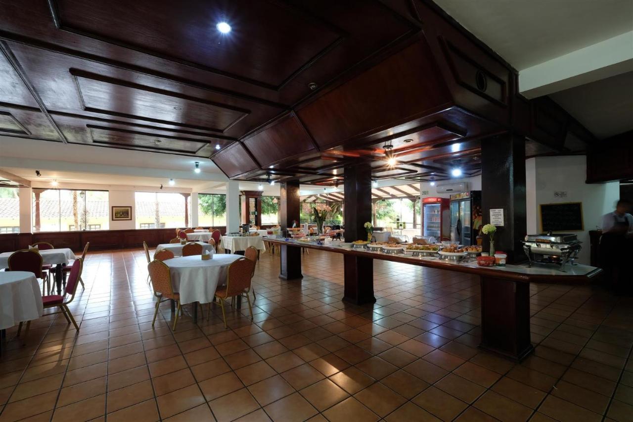 El Pantanal Hotel & Resort Puerto Quijarro  エクステリア 写真