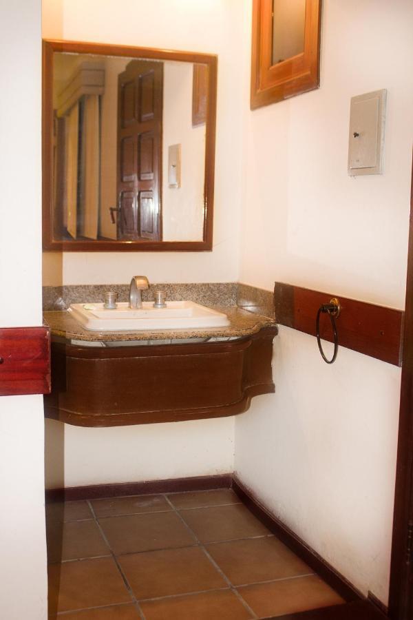 El Pantanal Hotel & Resort Puerto Quijarro  エクステリア 写真