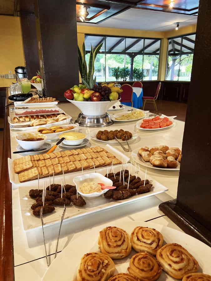 El Pantanal Hotel & Resort Puerto Quijarro  エクステリア 写真