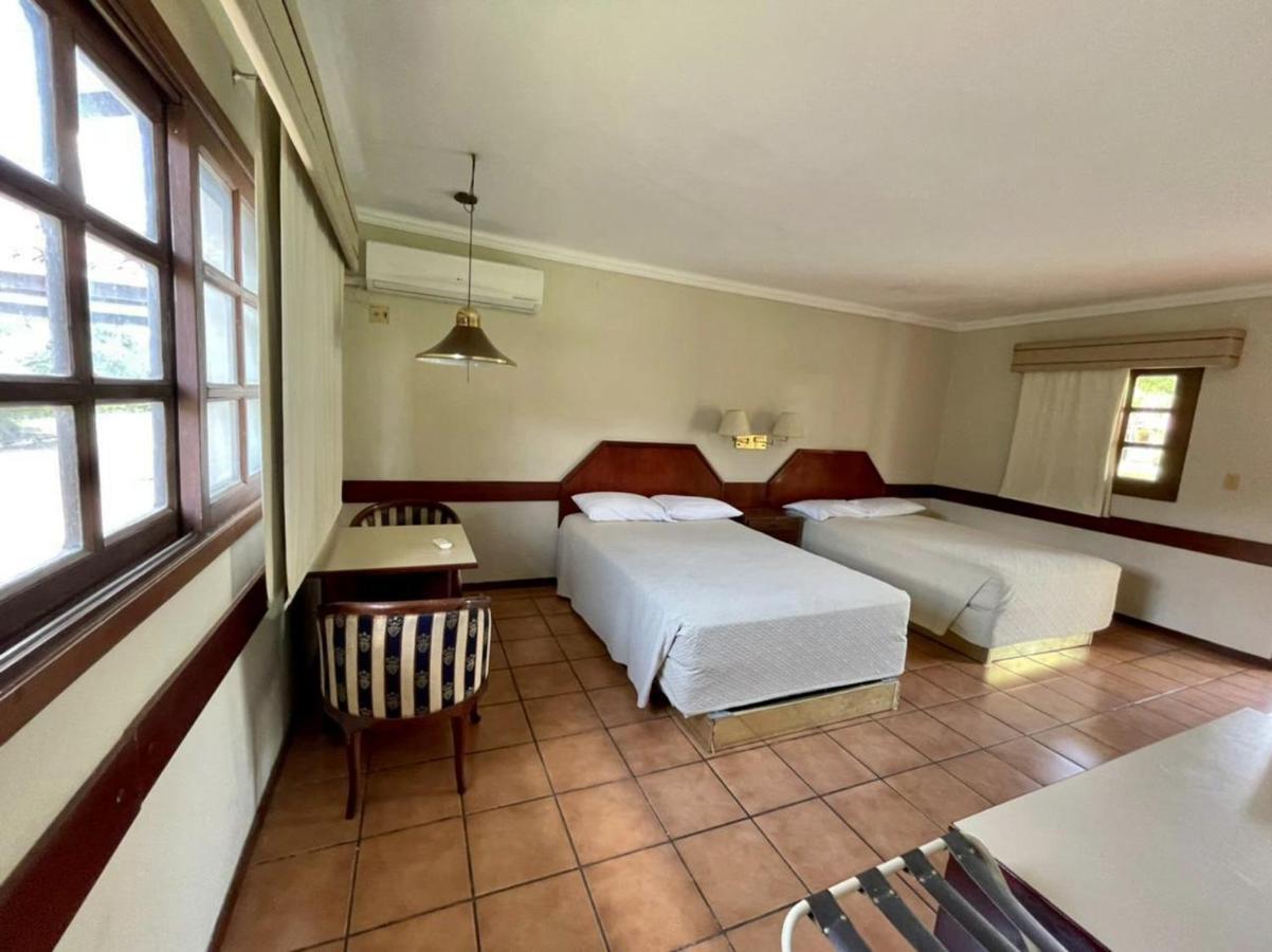 El Pantanal Hotel & Resort Puerto Quijarro  エクステリア 写真