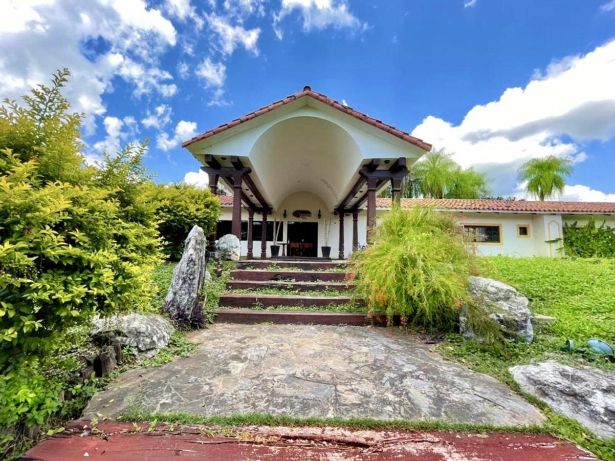 El Pantanal Hotel & Resort Puerto Quijarro  エクステリア 写真