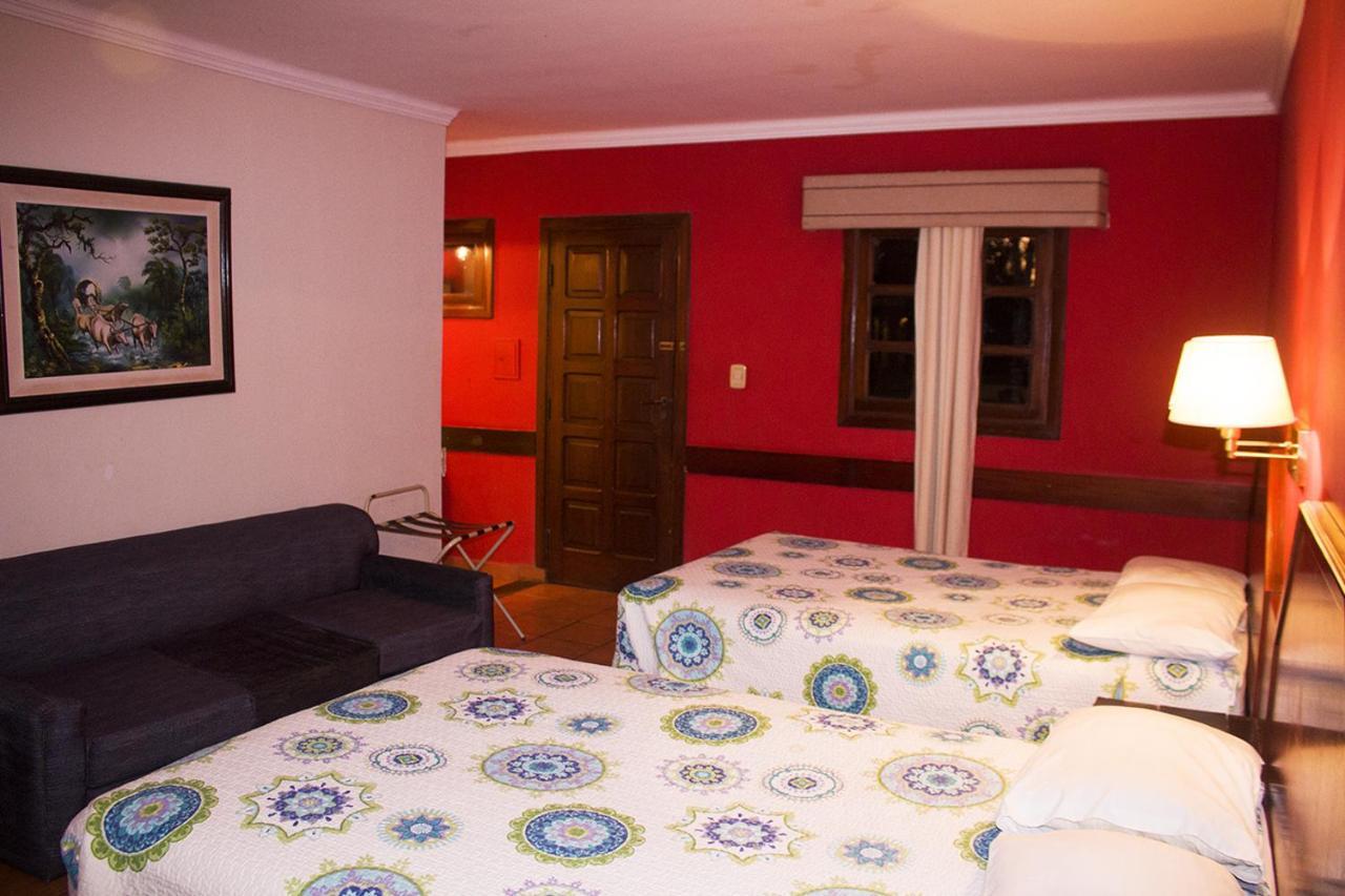 El Pantanal Hotel & Resort Puerto Quijarro  エクステリア 写真